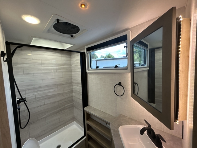 2023 Ember Overland 191MDB — photo 7 of 8