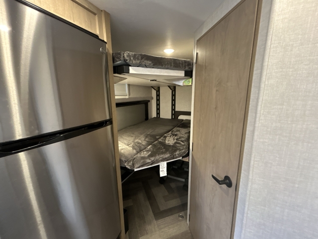 2023 Ember Overland 191MDB — photo 6 of 8