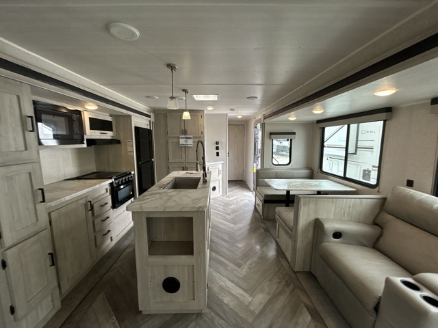 2023 East To West Della Terra 292MK — photo 5 of 8