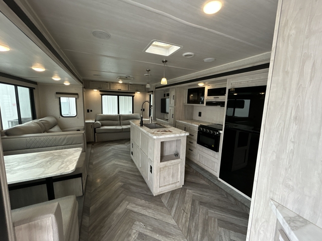 2023 East To West Della Terra 292MK — photo 3 of 8