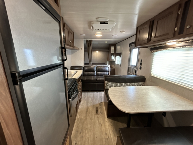 2019 Heartland Prowler 25LX — photo 6 of 8