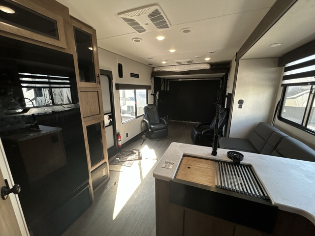 2024 Forest River Rogue 29SUT — photo 4 of 8