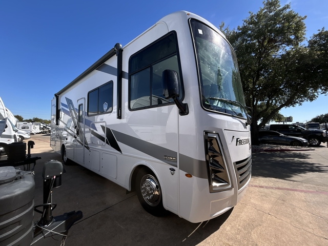 2026 Thor Freedom Traveler B30 — photo 1 of 8