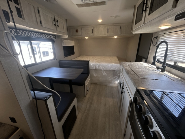 2022 Shasta Shasta 18BH — photo 4 of 8