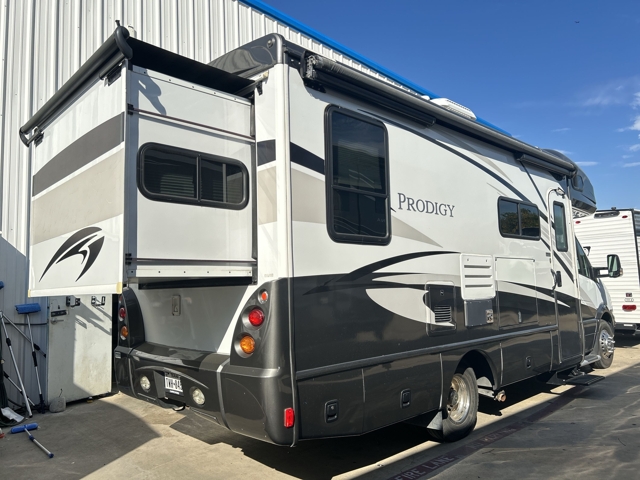 2018 Holiday Rambler Prodigy 24A — photo 5 of 8