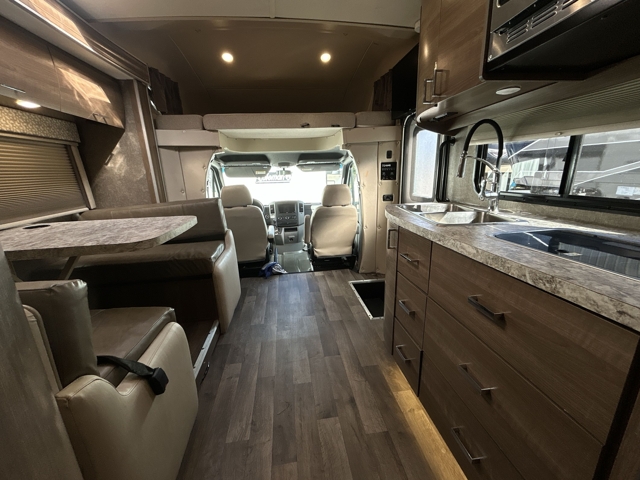 2018 Holiday Rambler Prodigy 24A — photo 3 of 8