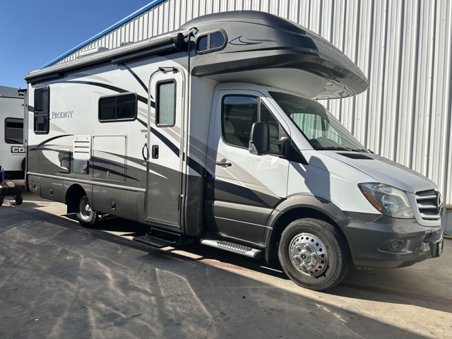 2018 Holiday Rambler Prodigy 24A — photo 1 of 8