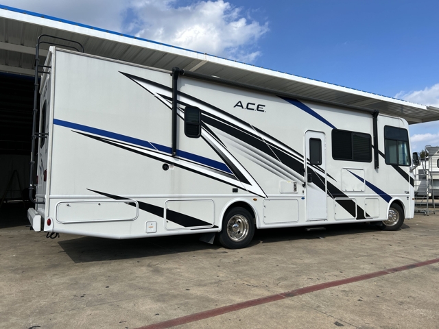 2025 Thor Ace 32B — photo 6 of 8