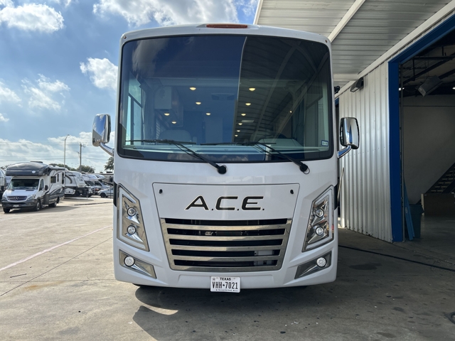 2025 Thor Ace 32B — photo 5 of 8