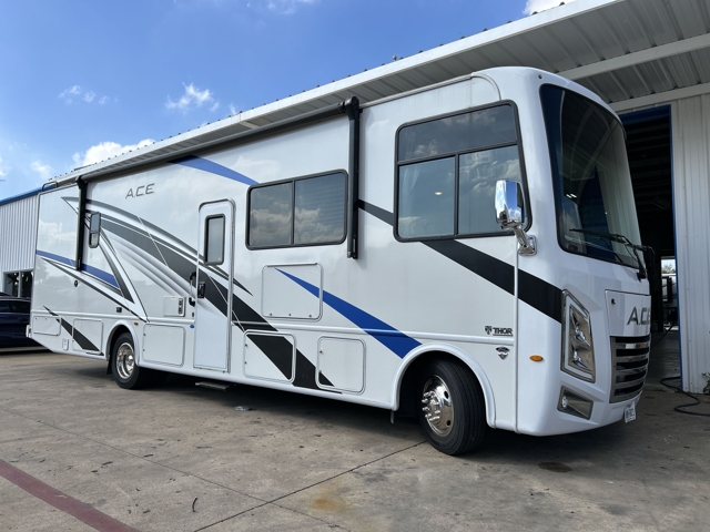 2025 Thor Ace 32B — photo 1 of 8