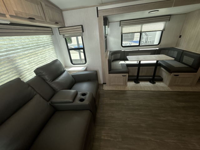 2022 Cruiser RV Shadow Cruiser 269RLS — photo 3 of 8