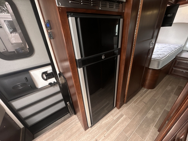 2020 Regency Ultra Brougham 25TB — photo 8 of 8
