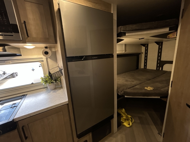 2024 Ember Overland 221MSL — photo 8 of 8