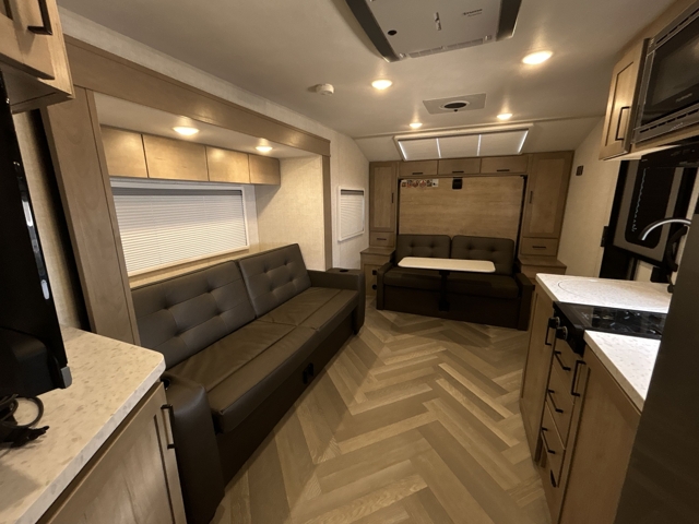 2024 Ember Overland 221MSL — photo 3 of 8