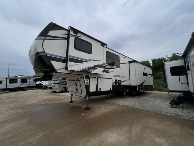 2021 Keystone Montana 3781RL — photo 6 of 8