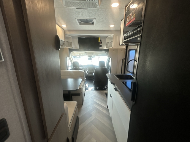 2025 Coachmen Cross Trail 20XG — photo 3 of 8