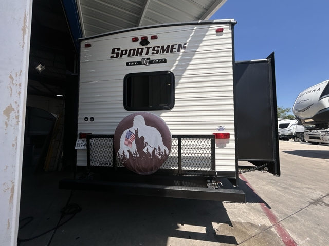 2018 K-Z RV Sportsmen 323BHK — photo 7 of 8