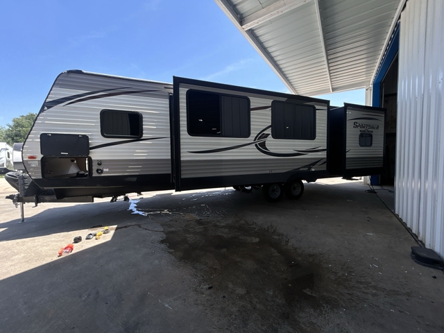 2018 K-Z RV Sportsmen 323BHK — photo 5 of 8