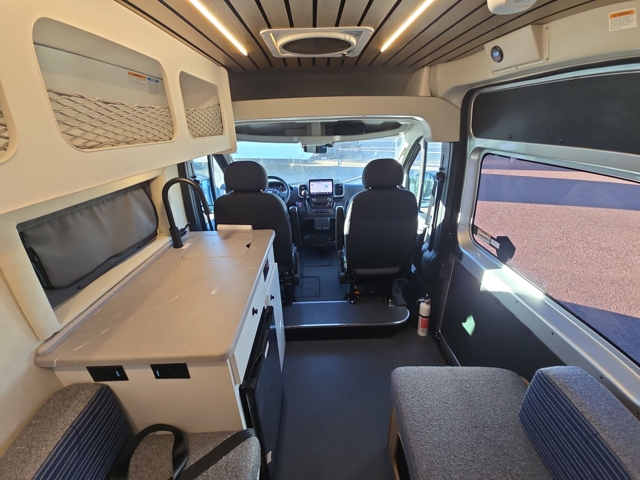 2026 Thor Freedom Elite 17D — photo 4 of 8