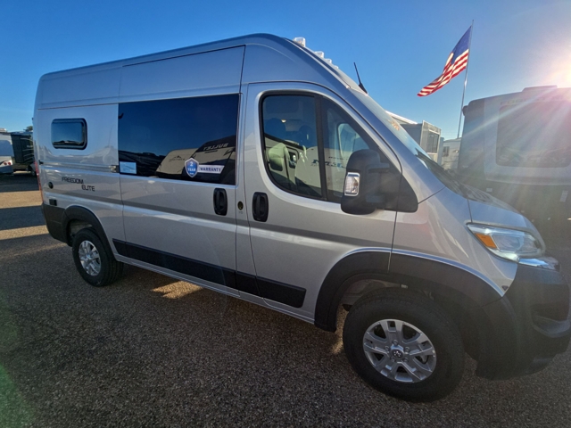 2026 Thor Freedom Elite 17D — photo 1 of 8