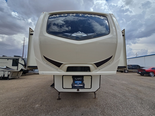 2019 Keystone Montana 3731FL — photo 5 of 8