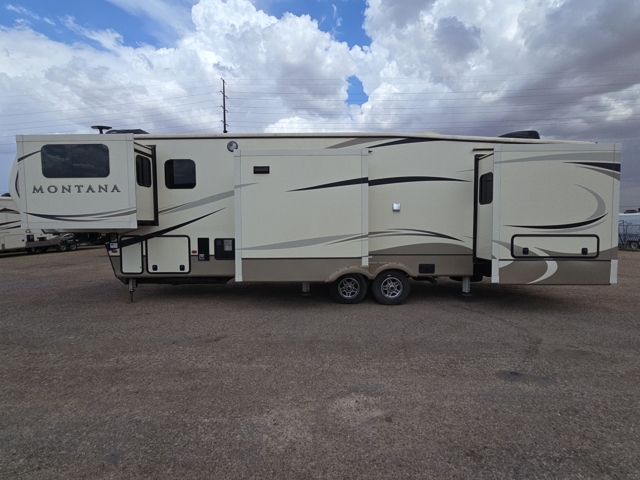 2019 Keystone Montana 3731FL — photo 7 of 8