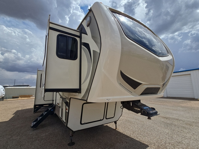 2019 Keystone Montana 3731FL — photo 1 of 8