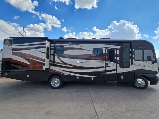 2012 Fleetwood Southwind 36D — photo 5 of 8