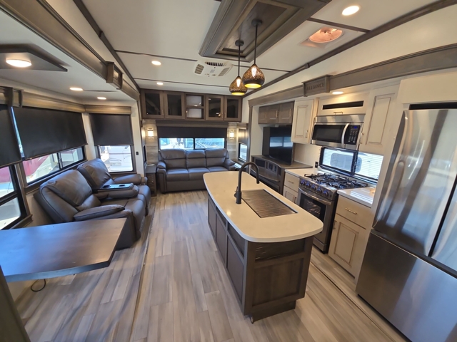 2022 Alliance Paradigm 390MP — photo 3 of 8