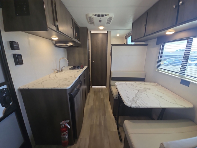 2021 Coachmen Clipper Cadet 17CBH — photo 2 of 8