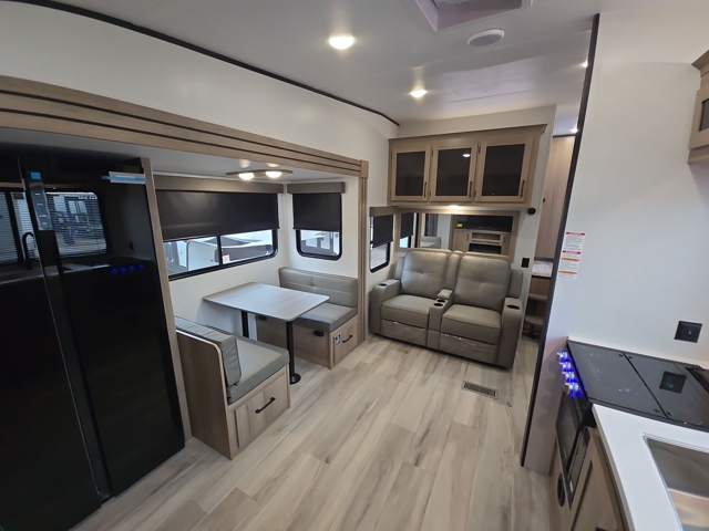 2026 Keystone Coleman Legacy 2400REX — photo 4 of 8