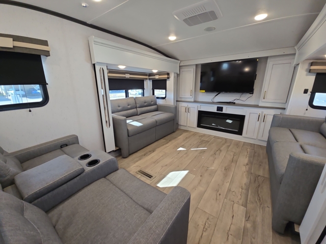 2023 Dutchmen Astoria 3803FLP — photo 3 of 8