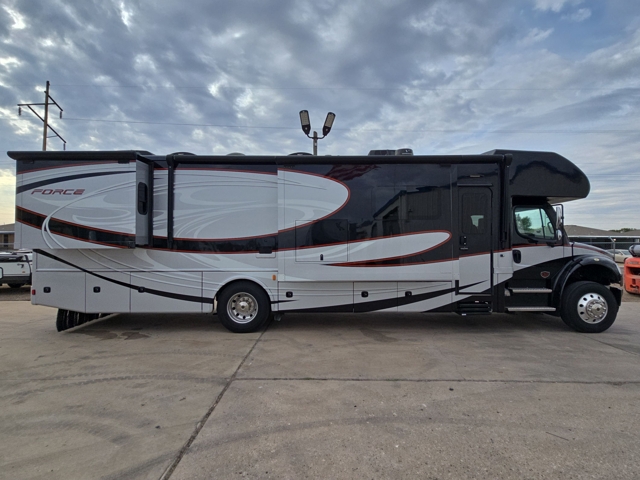 2019 Dynamax Force HD 37TS — photo 6 of 8