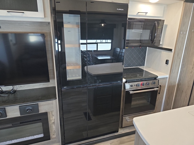 2023 Cruiser RV South Fork 3780MB — photo 8 of 8