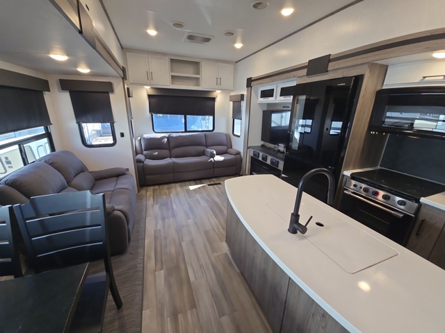 2023 Cruiser RV South Fork 3780MB — photo 2 of 8