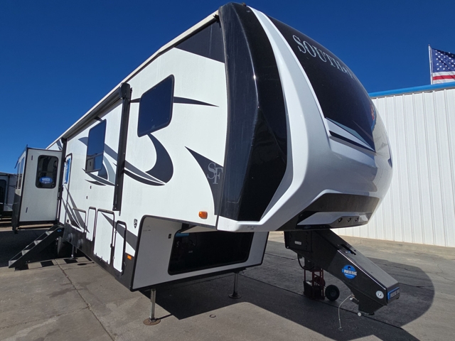 2023 Cruiser RV South Fork 3780MB — photo 1 of 8