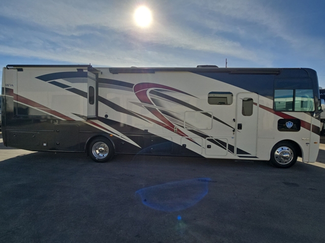 2023 Thor Windsport 35M — photo 6 of 8