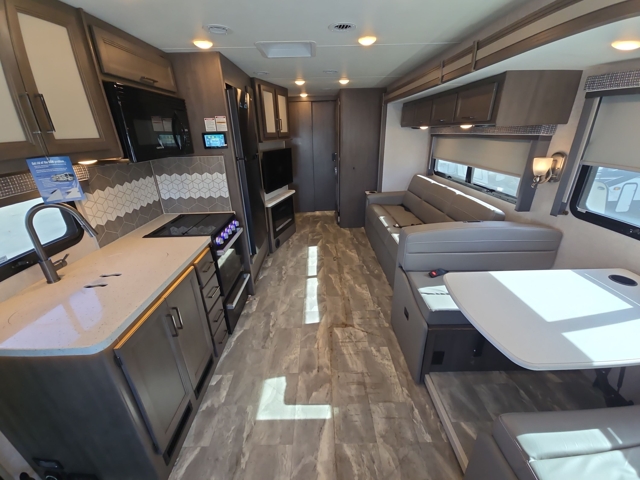2023 Thor Windsport 35M — photo 4 of 8