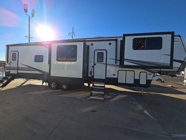 2022 Crossroads Cruiser 3851BL — photo 5 of 8
