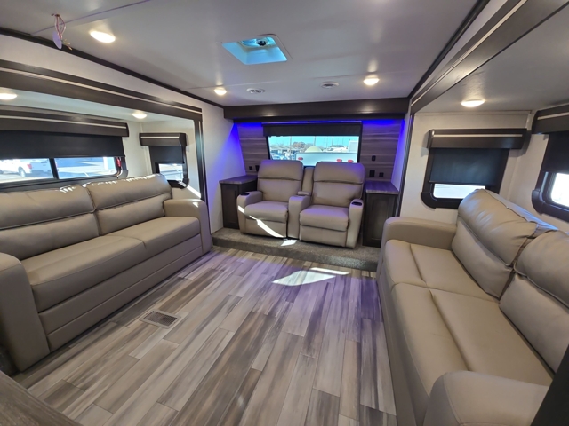 2022 Crossroads Cruiser 3851BL — photo 2 of 8