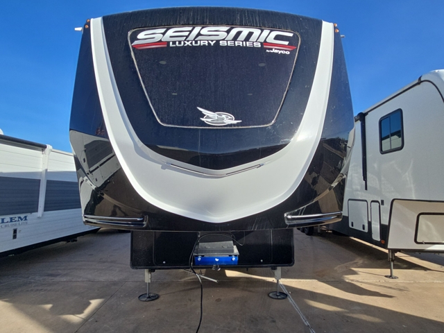 2025 Jayco Seismic Luxury 4113 — photo 5 of 8