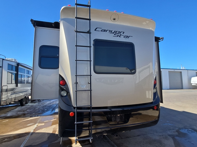 2011 Newmar Canyon Star 3411 — photo 7 of 8