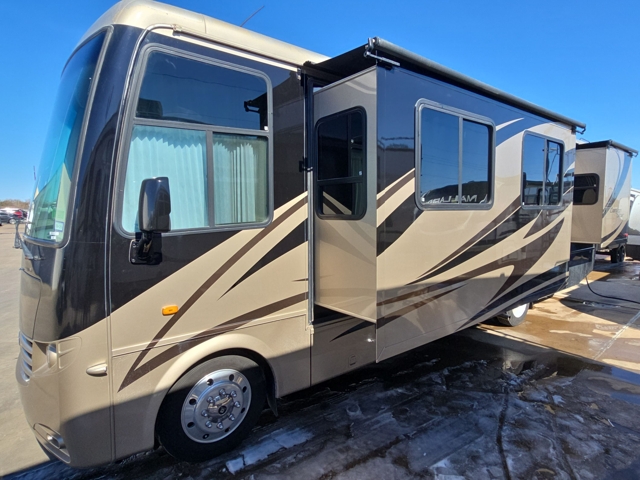 2011 Newmar Canyon Star 3411 — photo 6 of 8