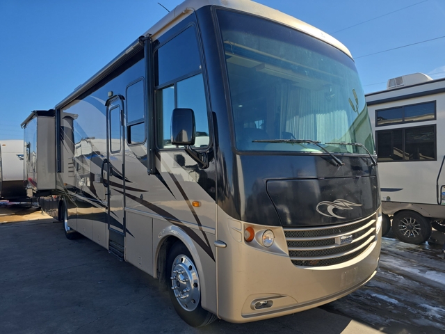 2011 Newmar Canyon Star 3411 — photo 1 of 8