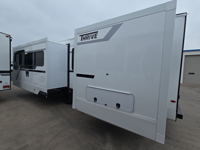 2026 Winnebago Thrive 26FKD — photo 7 of 8