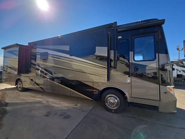 2016 Newmar Ventana 4037 — photo 5 of 8