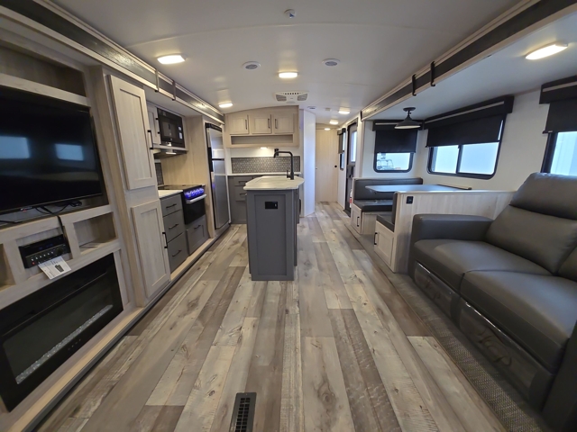 2022 Heartland Sundance 293RL — photo 3 of 8