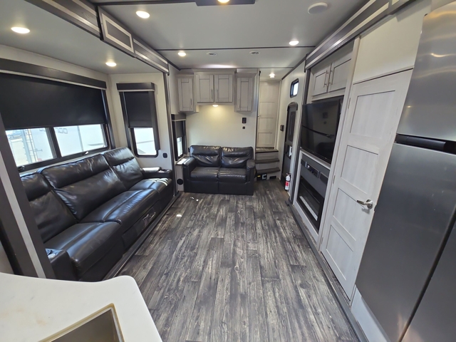 2022 Keystone Fuzion 428 — photo 3 of 8
