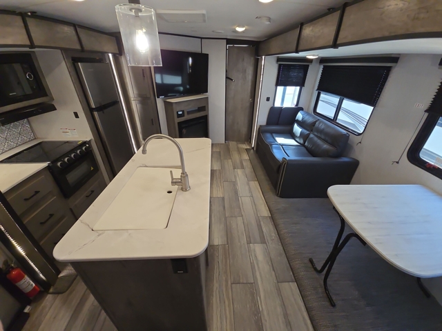 2021 Heartland North Trail 33BHDS — photo 3 of 8