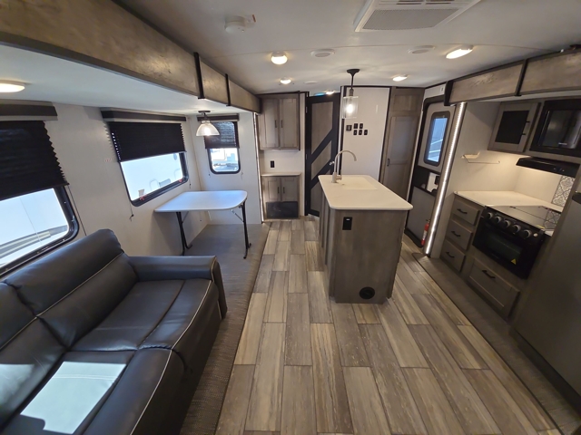 2021 Heartland North Trail 33BHDS — photo 4 of 8